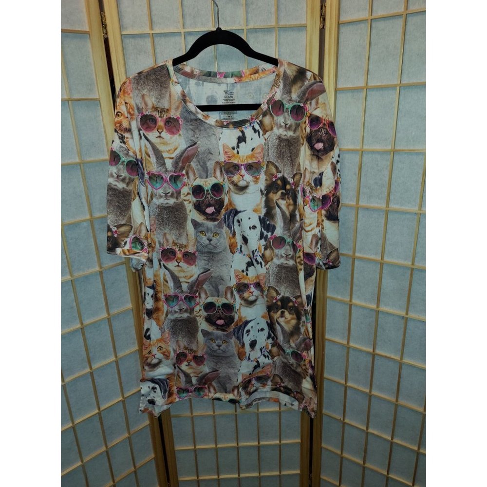 Cats and Dogs Sleep Shirt Size L/XL